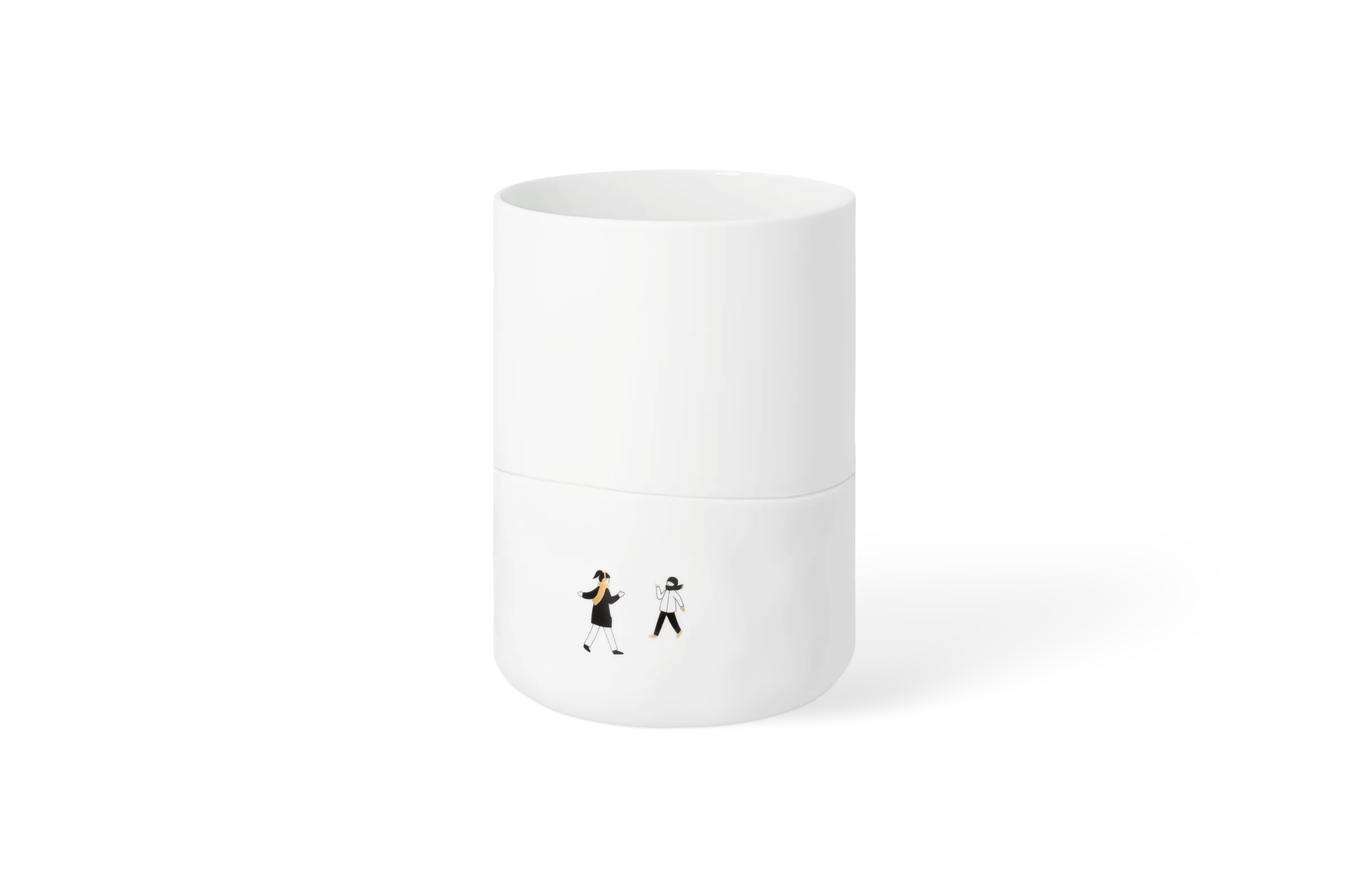 Vase Schneeballschlacht Weiße Vase Schneetag mit zwei kleinen Figuren in Schwarz und Gold in der Vorderansicht.