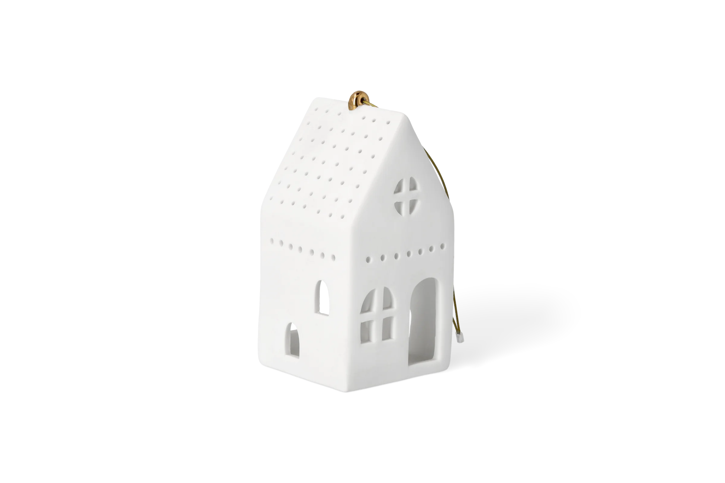 Lichthaus Hängend Eckig Klein Weißes Porzellanlichthaus zum Aufhängen mit goldener Kordel, ausgeschnittenen Fenstern und gepunktetem Dach in der vorderen Linksansicht.