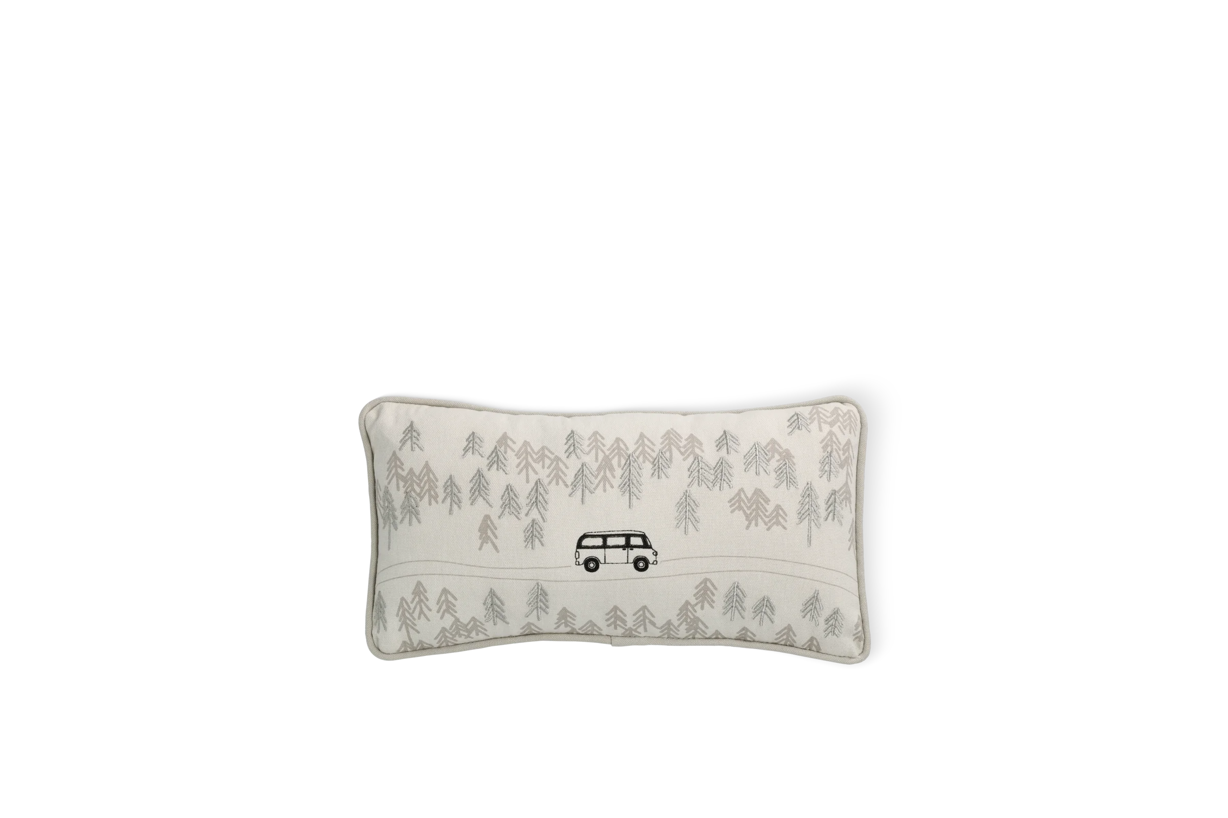 Traumkissen Reisebegleiter Rechteckiges Traumkissen Reisebegleiter in Creme mit grauem Waldmotiv und schwarz-weißem Kleinbus in der Vorderansicht.