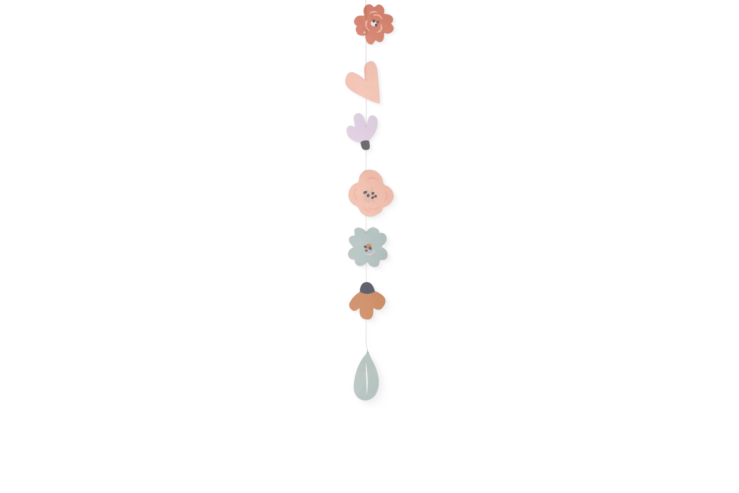Kette Blütenzauber mit pastellfarbenen Blüten, Herzen und Blattanhänger an feiner Kordel in der Vorderansicht.