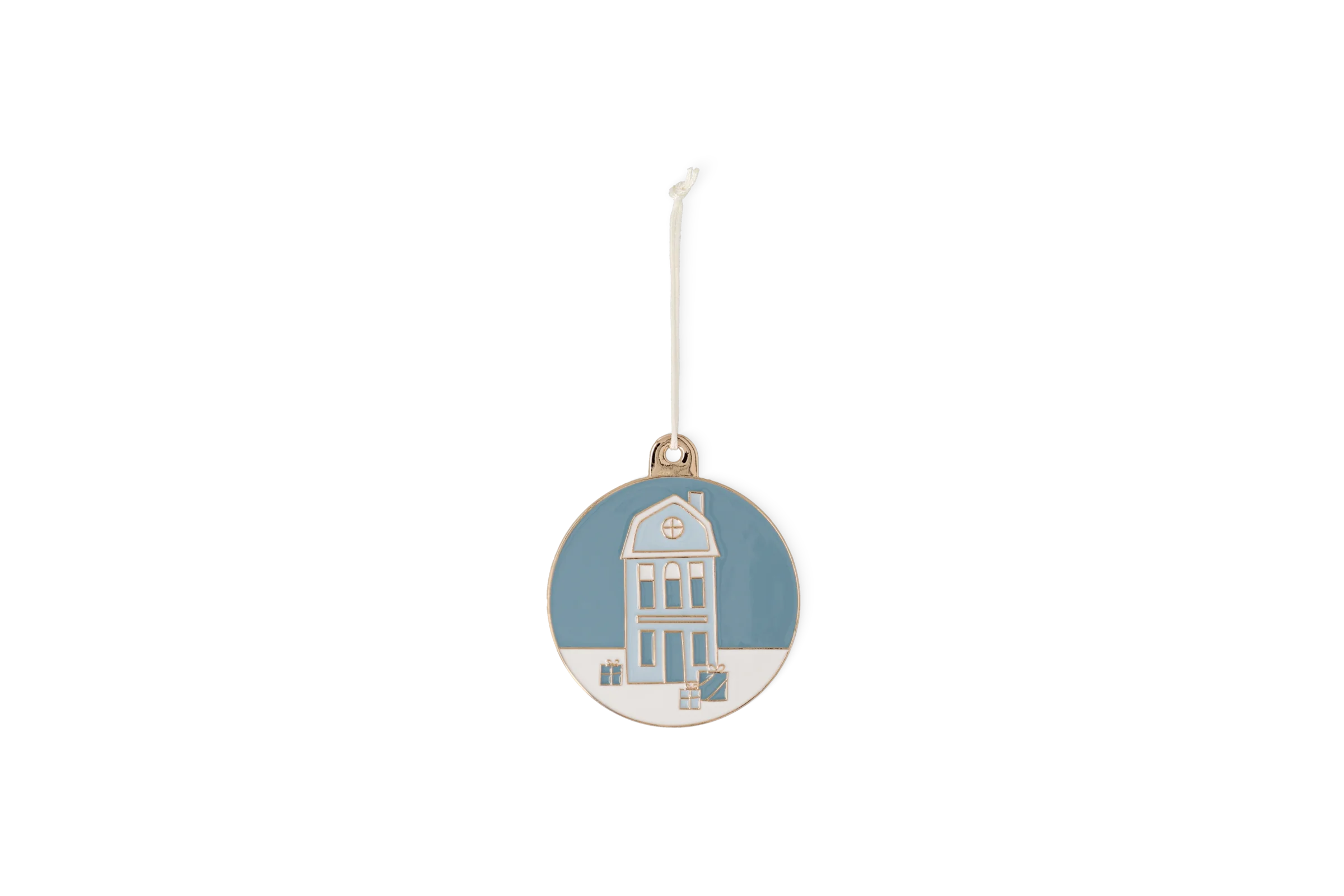 Runder Anhänger mit blauem Hintergrund, hochgeprägtem Haus und Geschenken in der Vorderansicht.