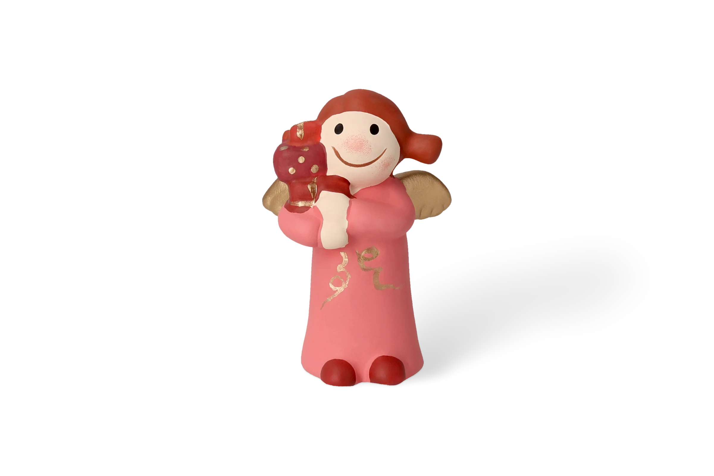 Engel Rosine Klein - Edition 9 Dekofigur Himmlische Schwester mit goldenen Flügeln, die ein rosa Kleid trägt und Geschenkpakete in rot-goldener Verpackung hält, in der Vorderansicht.