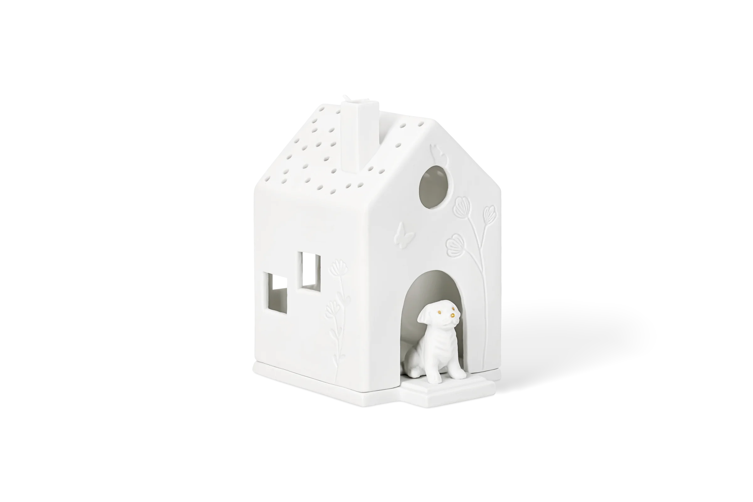 Lichthaus Hund Weißes Porzellanlichthaus mit Hund in der Tür, erhabenen Blumen und Schmetterling, in der vorderen Linksansicht.